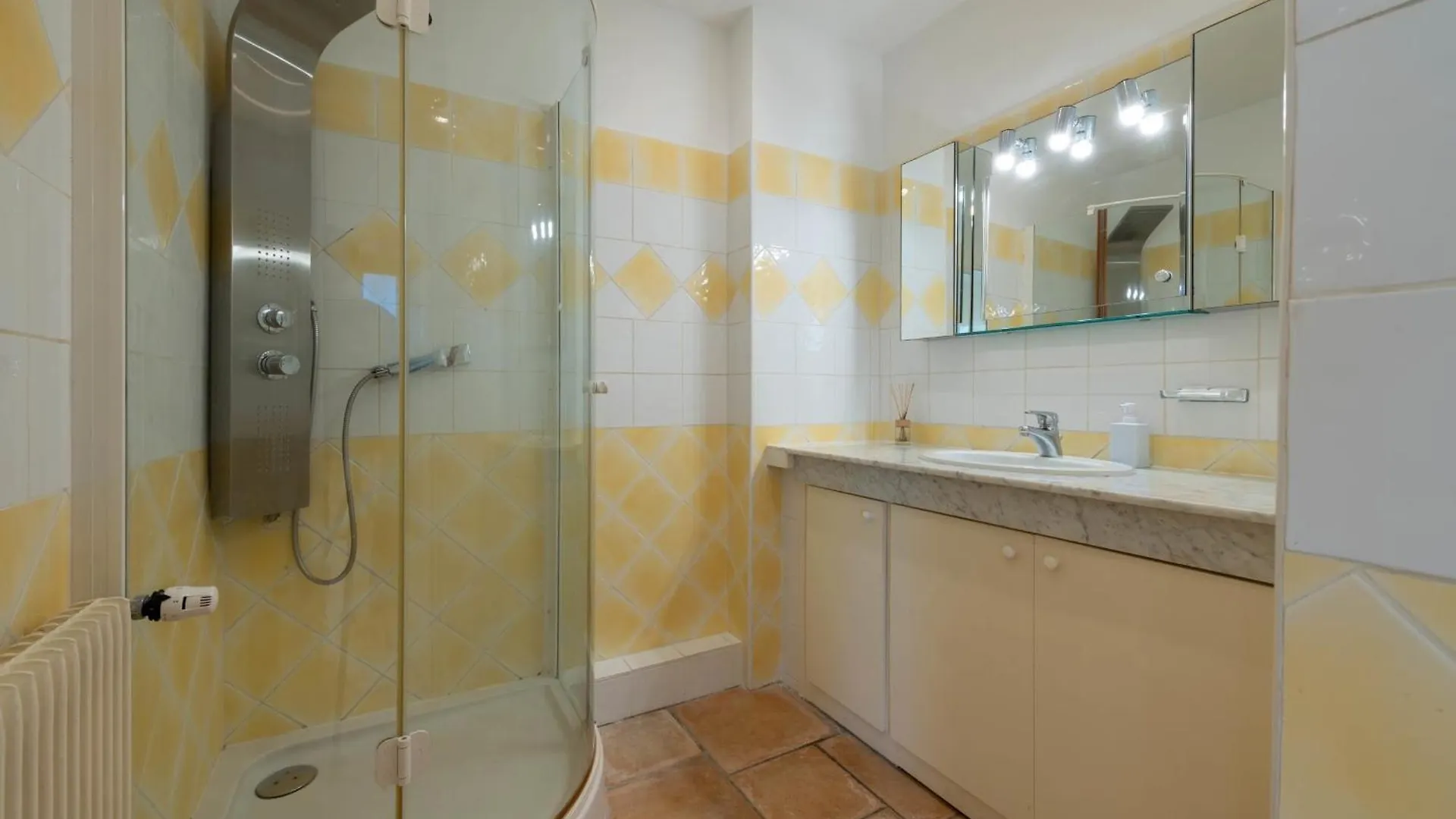 Unique! 2-Br Apartment With Pool & Rooftop Cannes