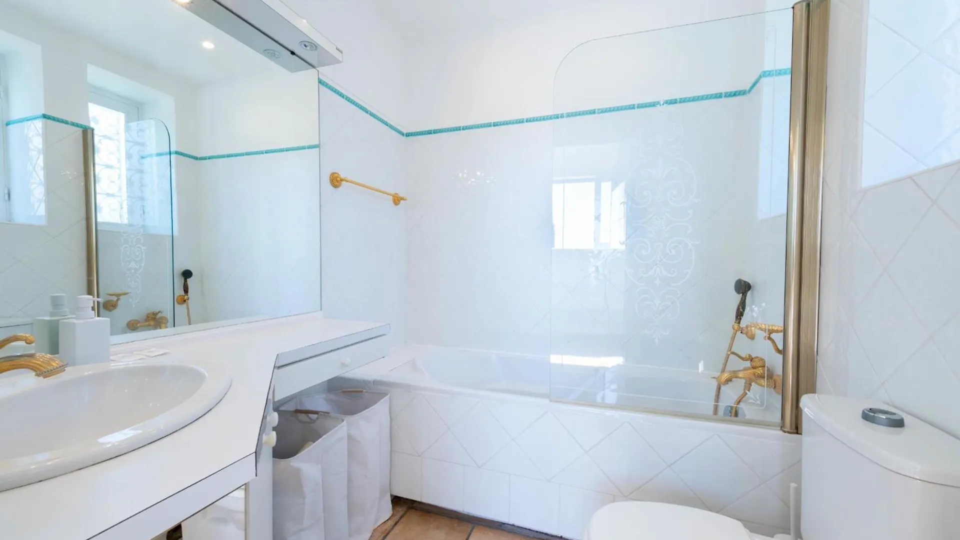 Unique! 2-Br Apartment With Pool & Rooftop Cannes