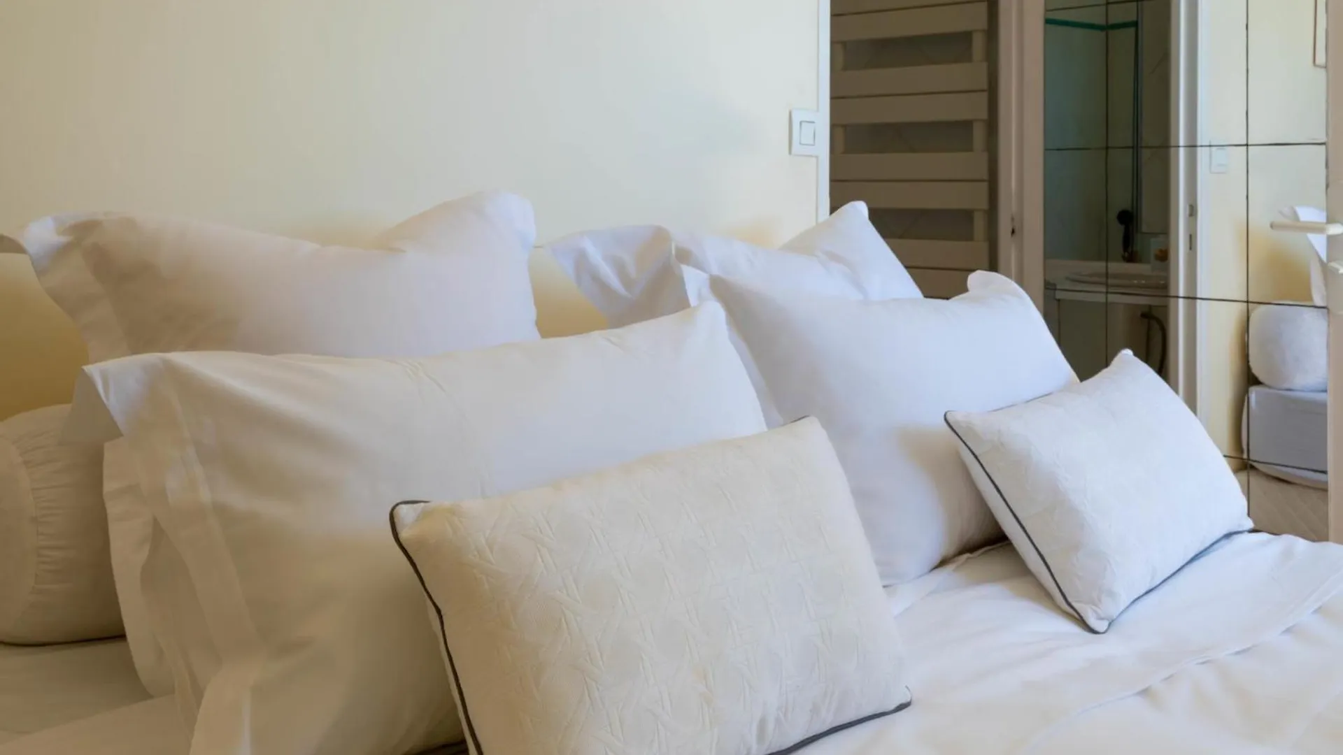Unique! 2-Br Apartment With Pool & Rooftop Cannes