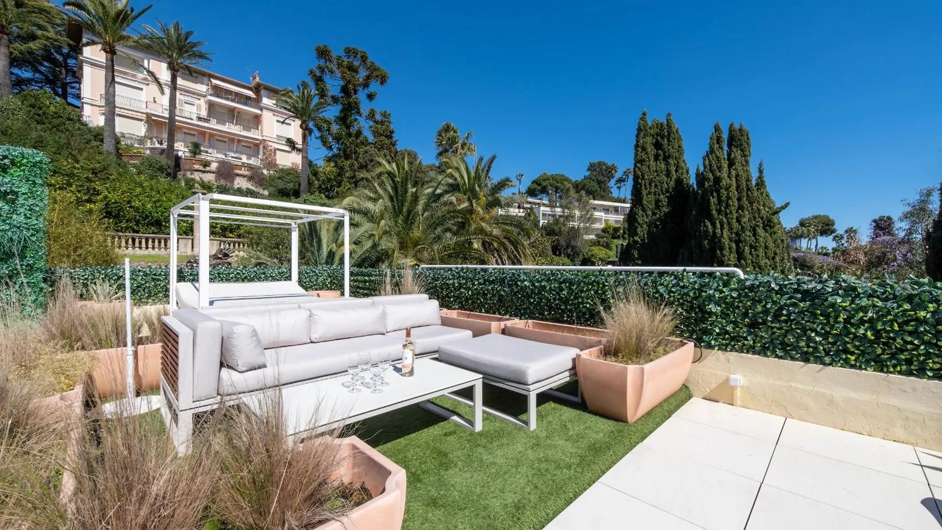 Unique! 2-Br Apartment With Pool & Rooftop Cannes 0*,  France