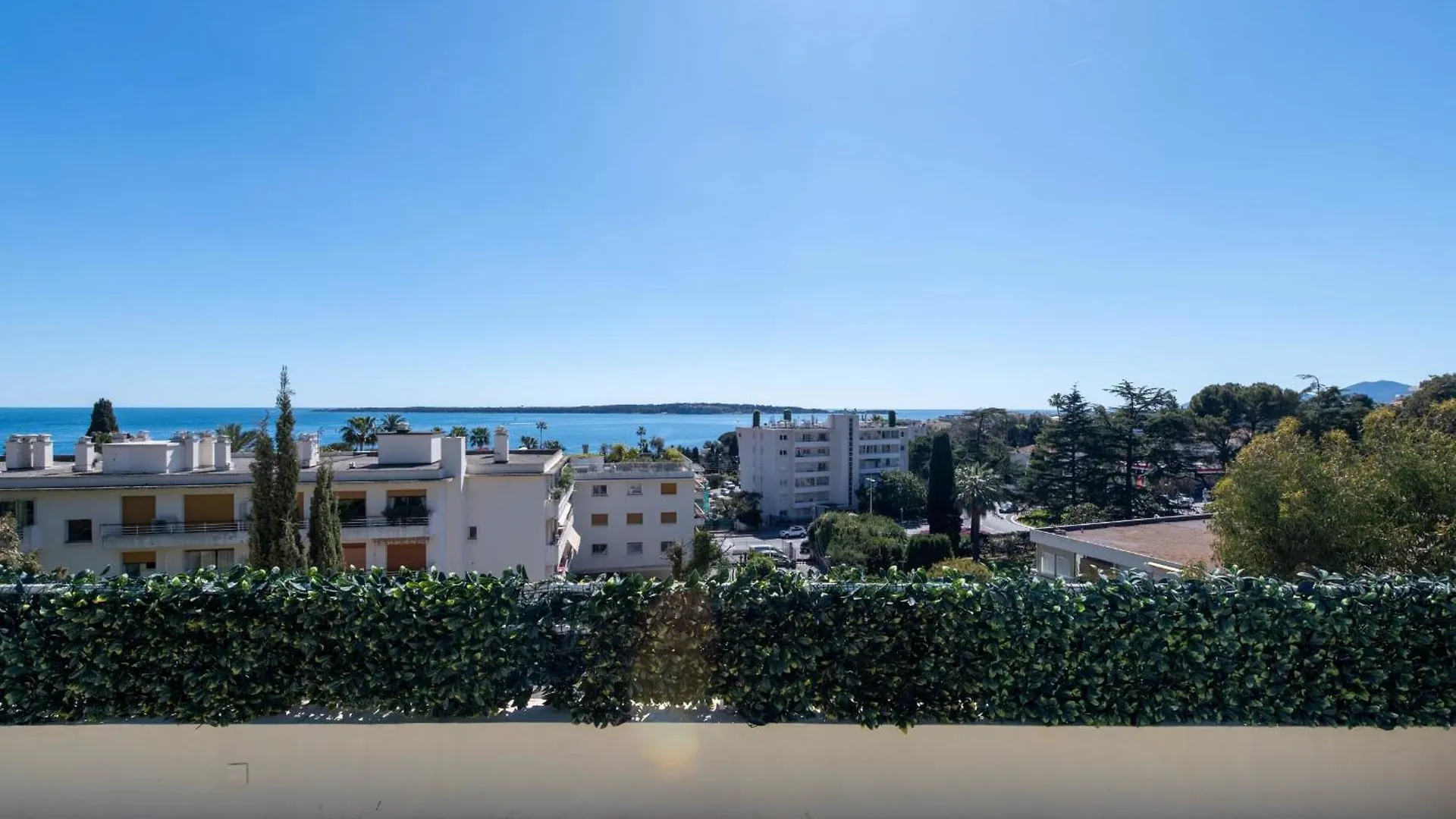 Unique! 2-Br Apartment With Pool & Rooftop Cannes 0*,