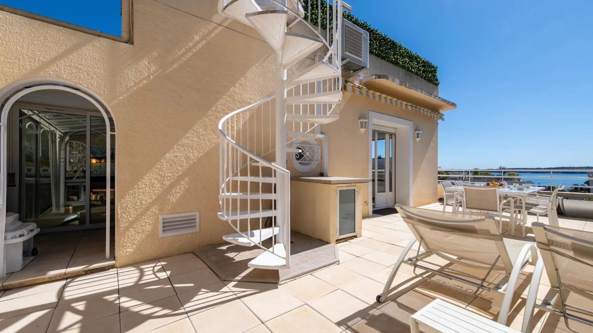 Unique! 2-Br Apartment With Pool & Rooftop Cannes 0*,  France