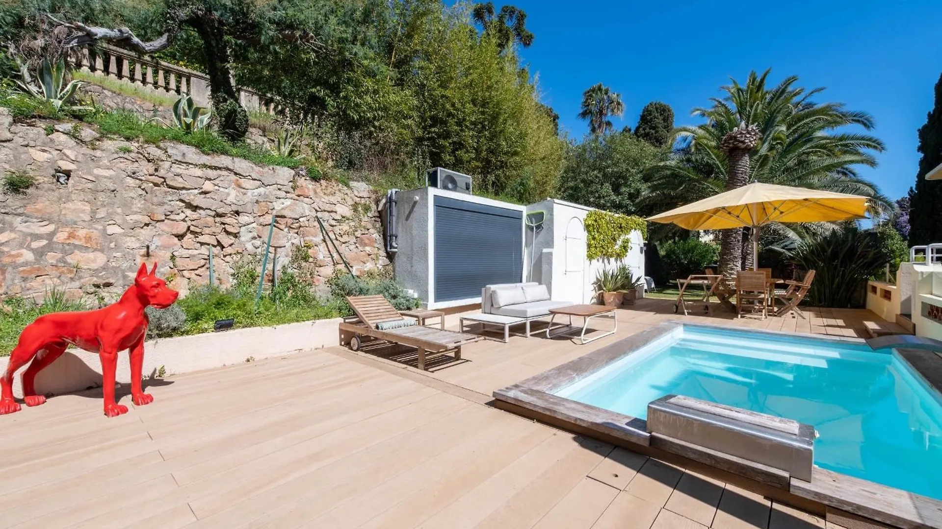 Unique! 2-Br Apartment With Pool & Rooftop Cannes France