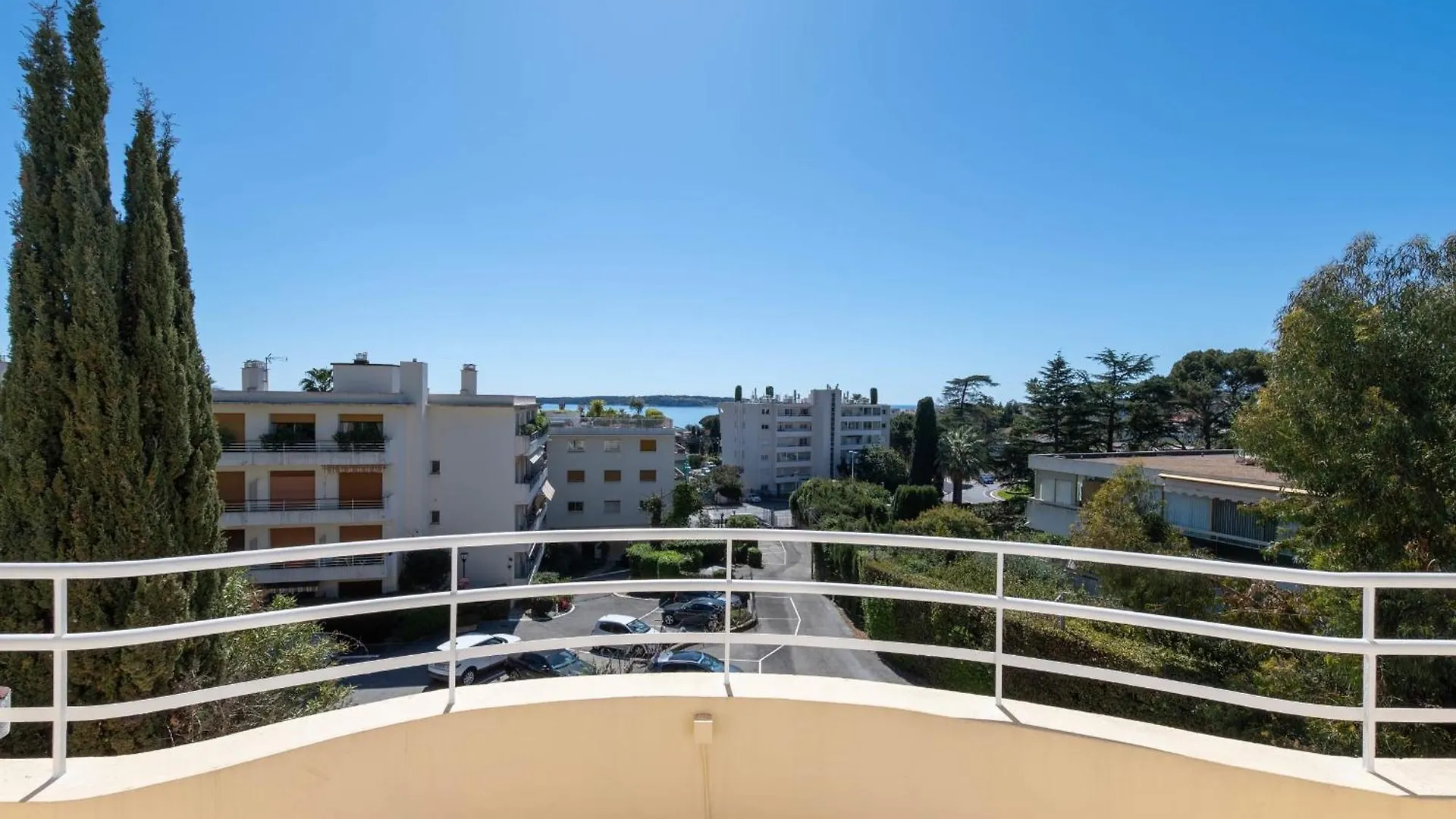 Unique! 2-Br Apartment With Pool & Rooftop Cannes 0*,