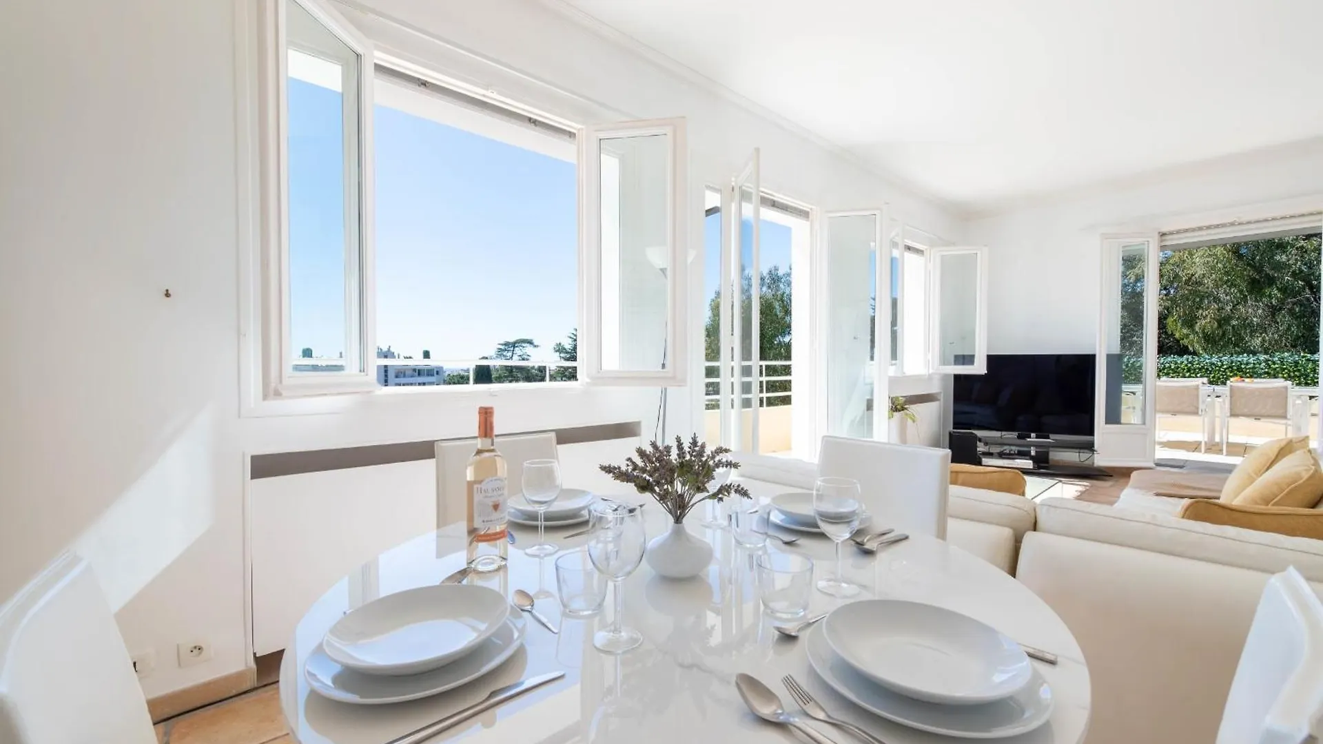 Unique! 2-Br Apartment With Pool & Rooftop Cannes